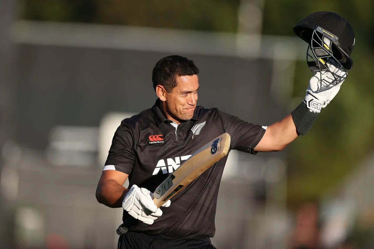 Тейлор сент. Ross Taylor cricketer. Хэмилтон новая Зеландия. Джон Росс Тейлор. Leave Taylor.