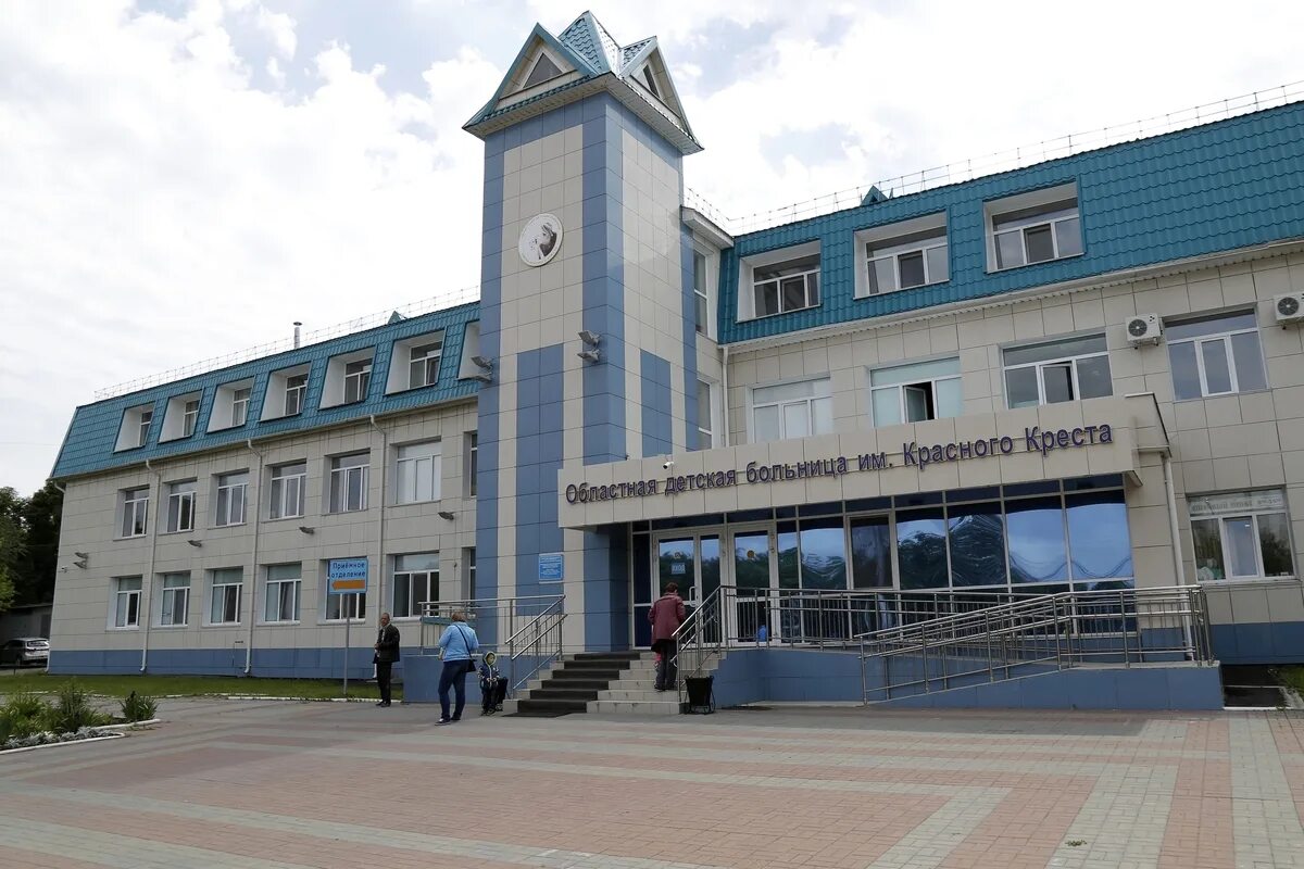 Курган поликлиника картинки. Красный крест курган адрес. Красный крест курган отделение новорожденных. 1 городская больница курган. Красный крест курган адрес.