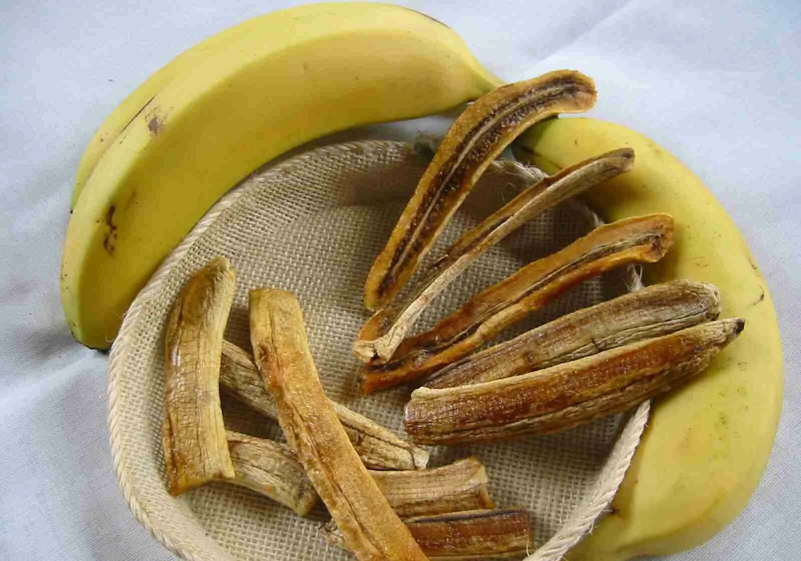 Сушеные бананы. Вяленые бананы. Сухие бананы. Чипсы из банана.
