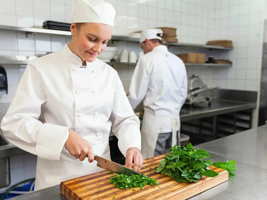 Организации кулинарных цехов. Кухонный рабочий. Помощник повара. Повар холодного цеха. Повар в холодный цех.