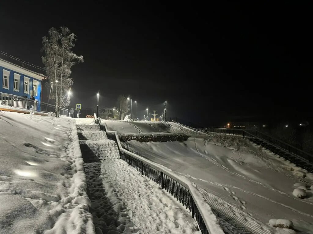 Киренск фото. Киренск набережная новая. Киренск город. Киренск Иркутская область.