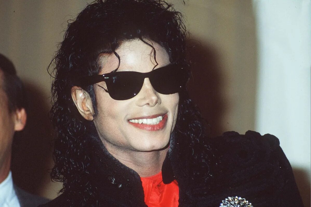 Поет песни майкла джексона. Michael Jackson 1990 CBS.
