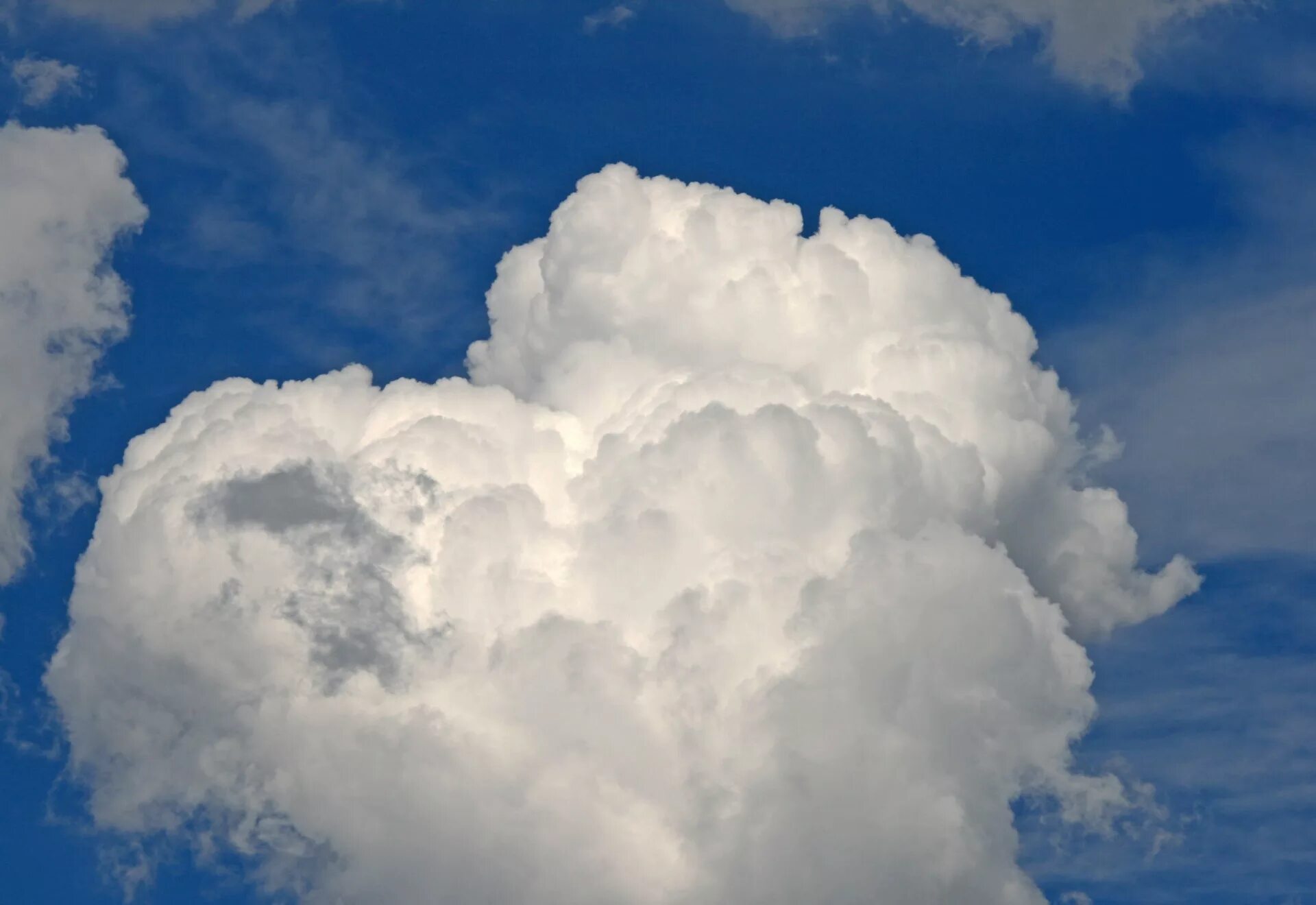 Хенун облако. Облака. Разные облака. Пушистые облака. Сердце из облаков.