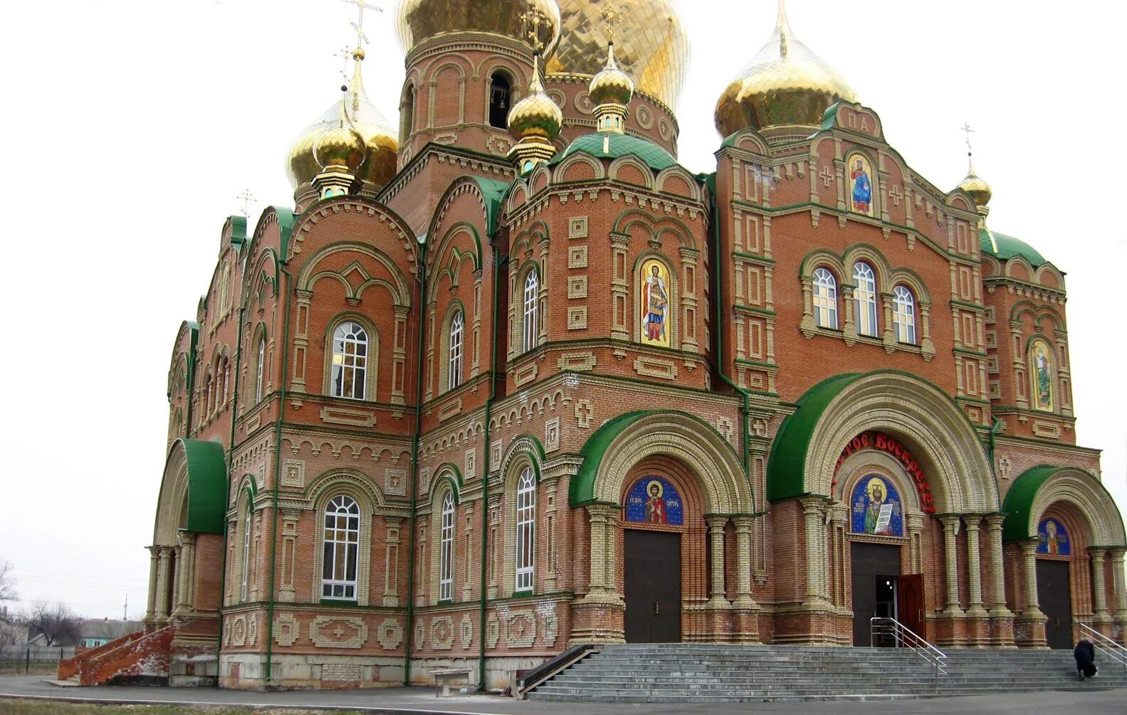 свято-владимирский собор луганск. храм умиление луганск. храм невского луганск. владимирский храм луганск. кафедральный собор владимира равноапостольного луганск.