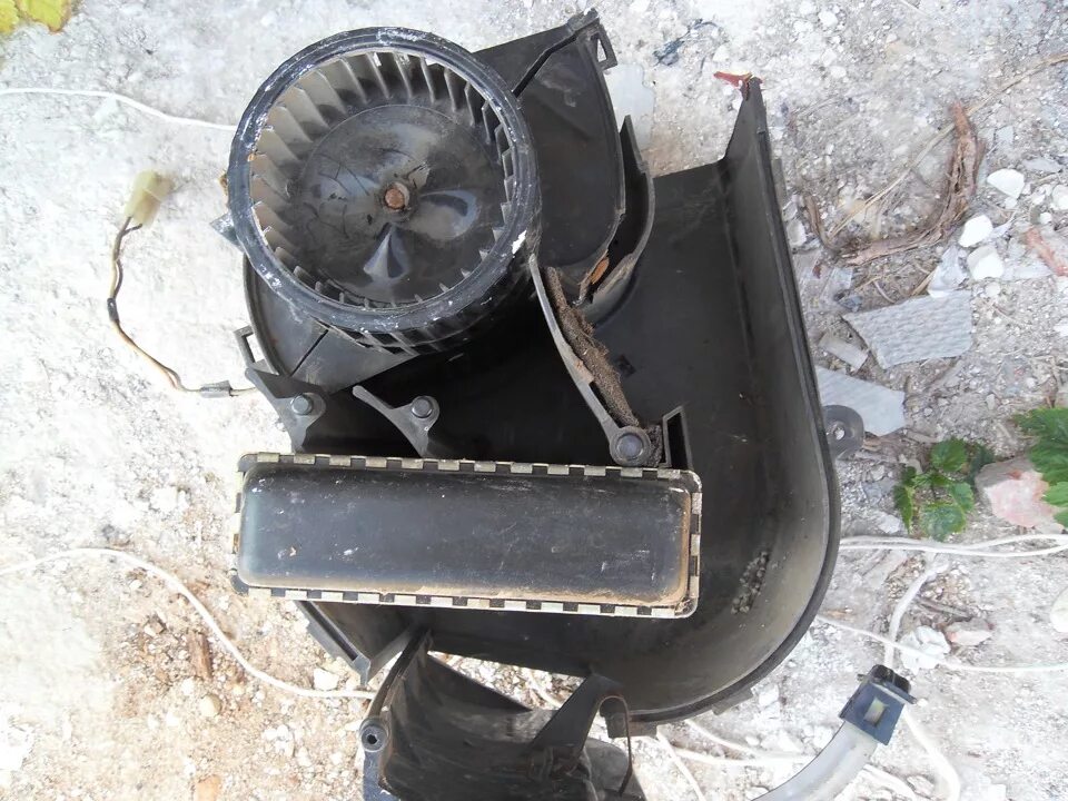 Обдув печки. Обдув печки. Кран печки нексия 2008. Печка от заз таврия. Обдув трубы буржуйки вентилятором.