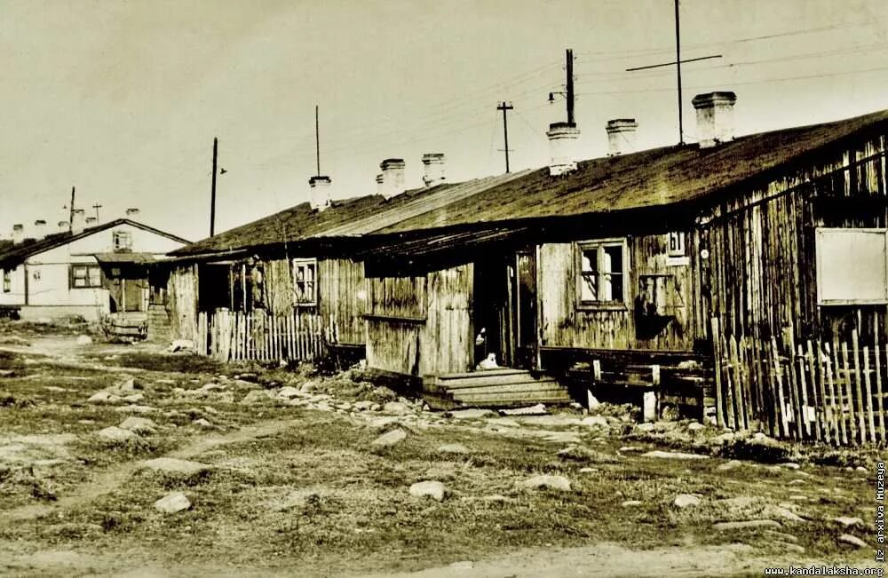 Сибирь бараки 1960. Сибирь бараки 1950. Барак военный. Бараки тридцатых годов.