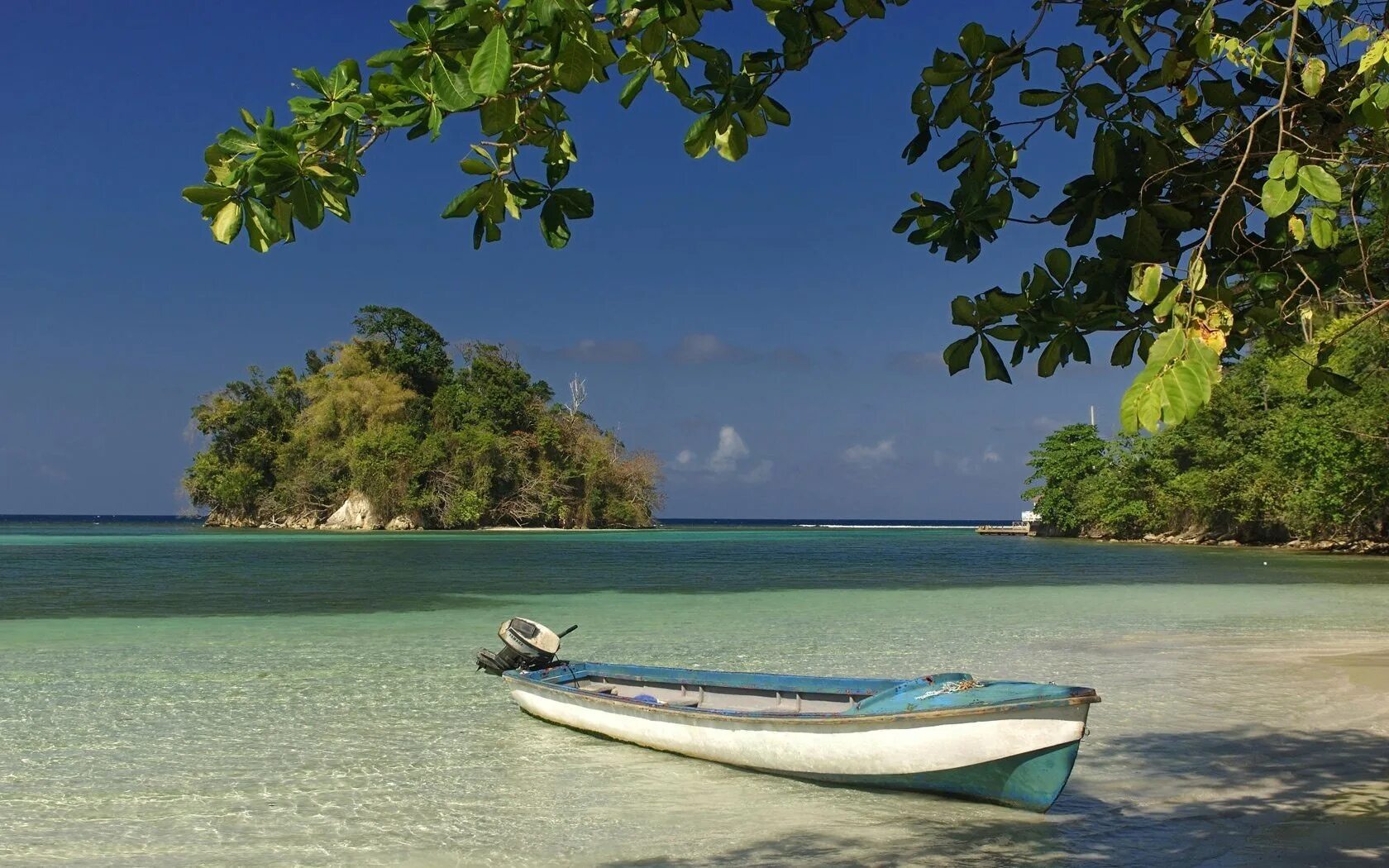 Boat island. Остров Ямайка. Карибское море Ямайка. Остров Ямайка картинки. Гаити и Ямайка.