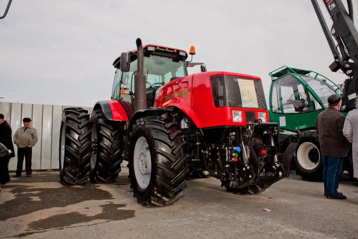 3. Трактор kioti задний правый фонарь. Трактор беларус 622. Беларус 622. Ртм-160 трактор.