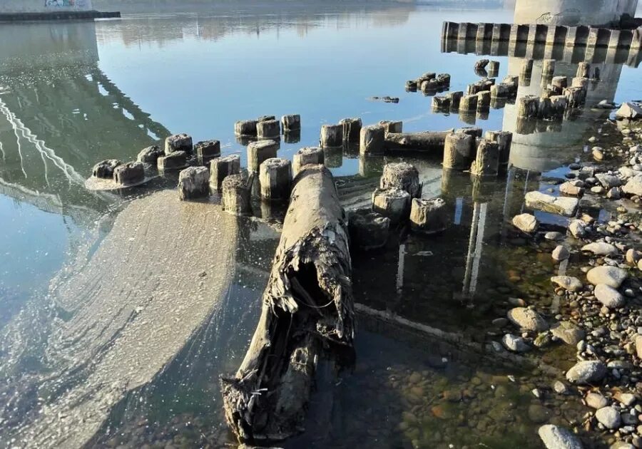 Вода в бии на сегодня. Уровень воды в бии на сегодня. Уровень воды в реке Бия в Бийске на сегодня. Уровень воды в Бия Барнаула.