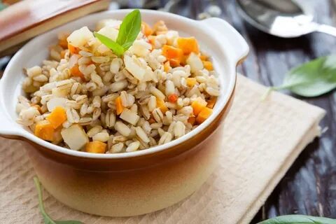 Перловая крупа с овощами