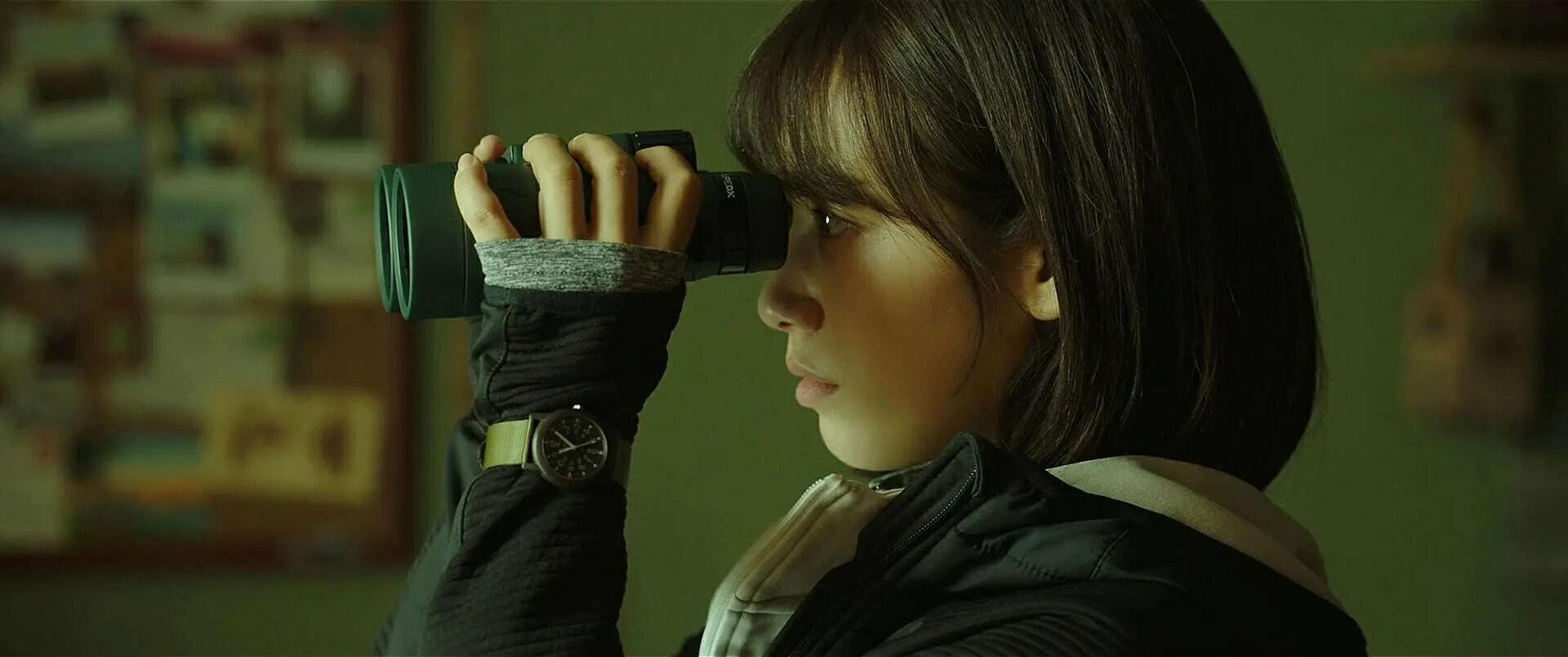 Alive 1993. Alive movie. Энгус макфадьен пила начало. Alive movie. Фильм зомби корея 2020 выжить.