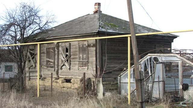 Погода в кривянской на 14. Станица Кривянская. Ст Кривянская Ростовская область. Магазин Славянский ст Кривянская. Самый старый дом в станице Кривянской.