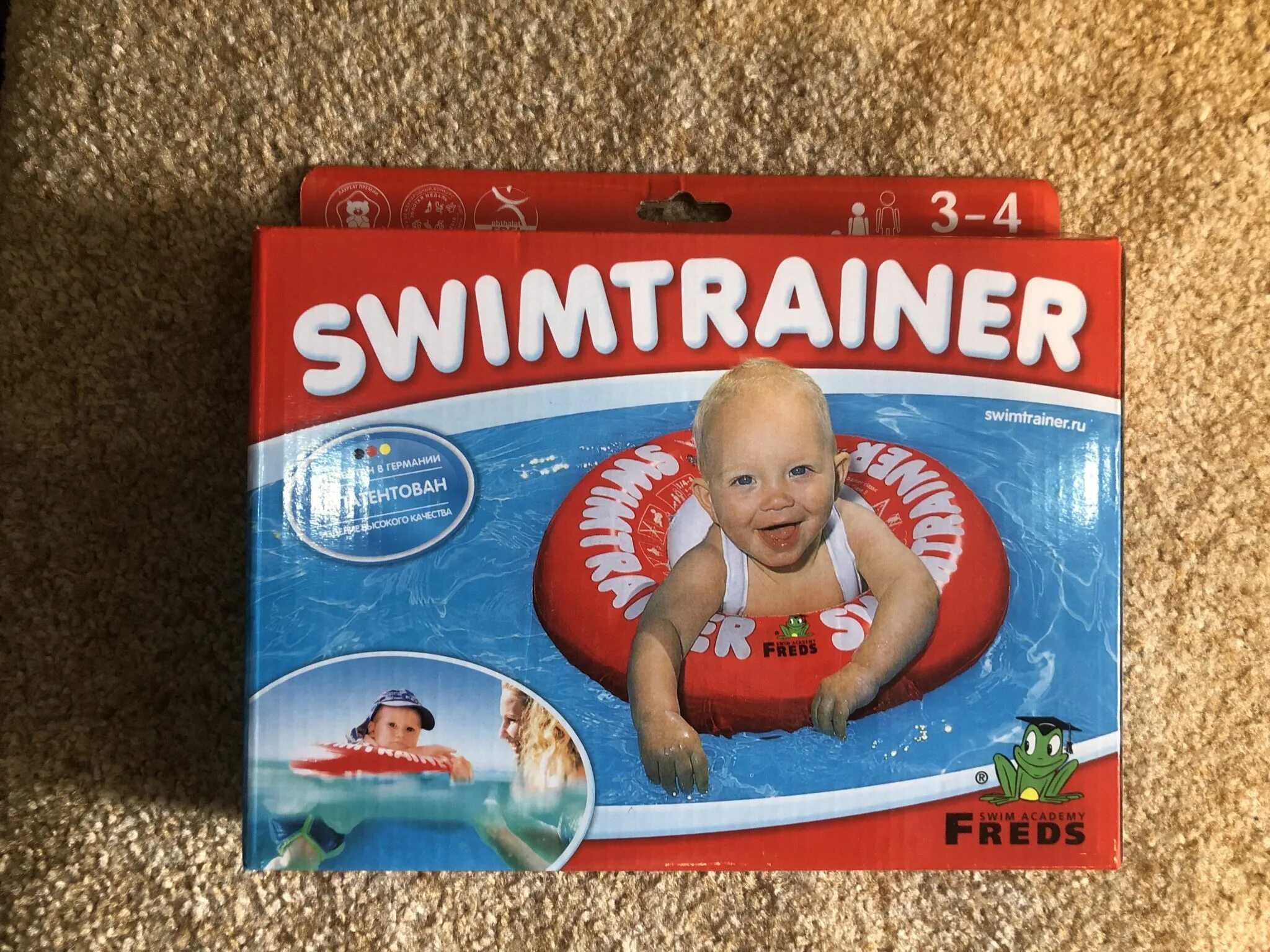 Swim trainer. Swimtrainer круг в ванной. Swim Trainer по аозрастам коробка. Свимтренер для 7,5 месяцев. Круг свимтренер инструкция.