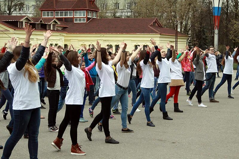 Молодежный брянск. Молодежь Брянска. Молодёжь Брянщины. Поучаствовать во флешмобе. Молодёжные мероприятия Брянск.