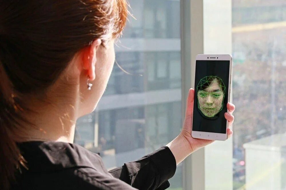 Смартфон новости видео. Сканер face ID. 3д сканер лица. Идентификация лица смартфон. Смартфоны с face ID.