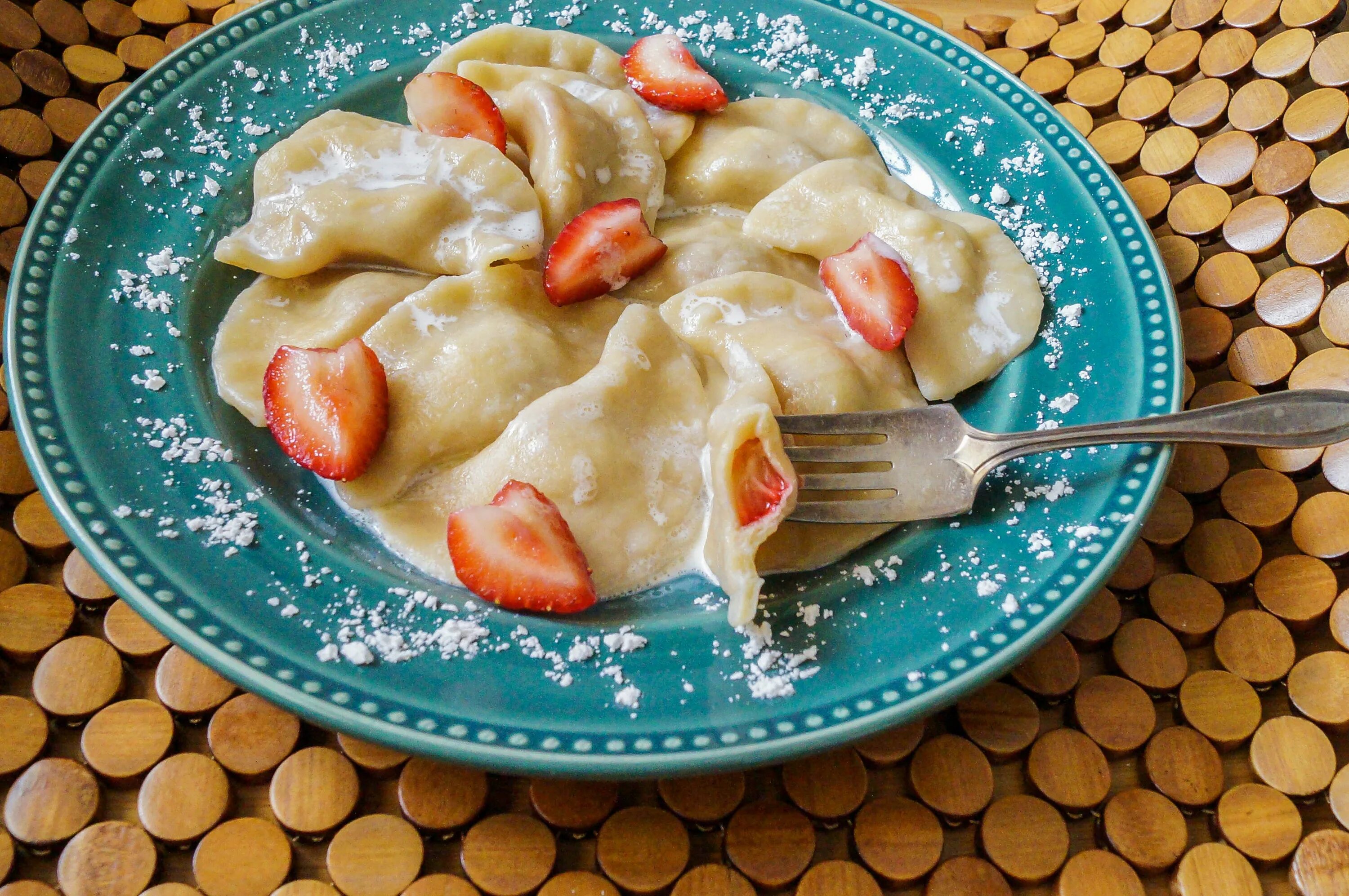 Польские вареники (pierogi). Польские пироги pierogi. Вареники в Польше. Вареники в тарелке. Вареники национальное