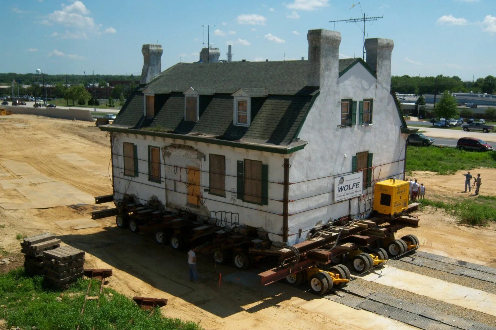The building is move it