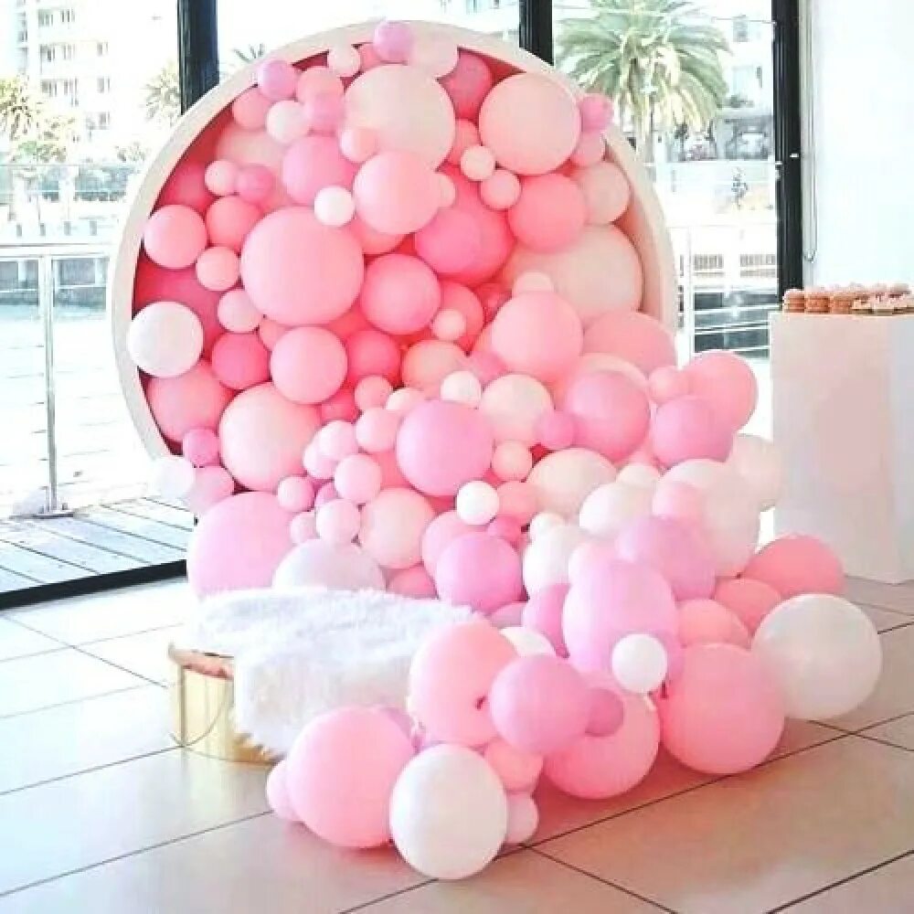 Фотозона с воздушными шарами. Фотозона с розовыми шарами. Розовые шары. Необычные шары. Фотозона из больших шаров.