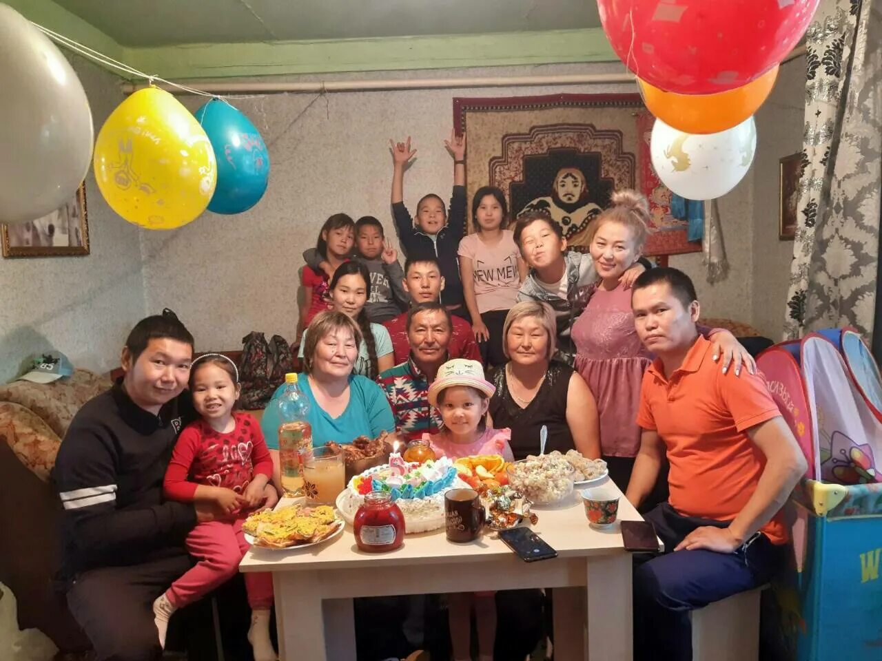 Специалисты отдела опеки и попечительства. Опека канск. Отдел опеки и попечительства. Интернациональная семья кызыл. Номер органов опеки.