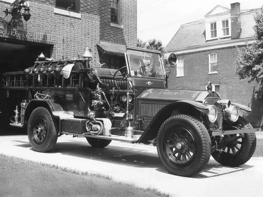 Автомобиль 1 56. Автомобили американский 1915. Мерседес 1911 года. American LAFRANCE 1000 Blueprint. 02506 Автомобили и мотоциклы American LAFRANCE Eagle Fire Pumper (1:25).