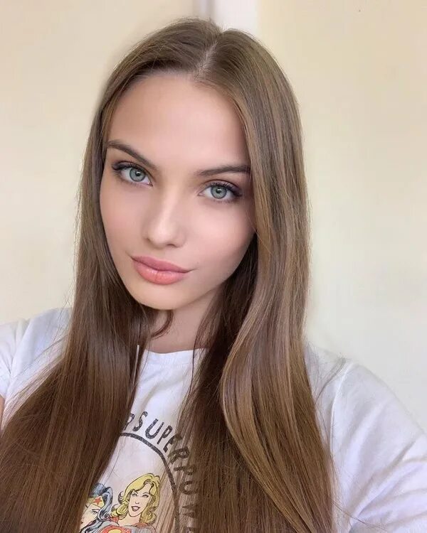 Красивые русские девушки. Русые красотки. Модель 21 год