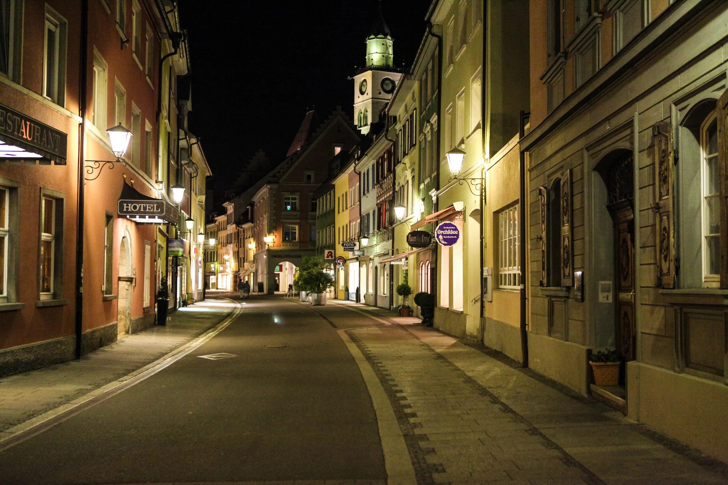 This old town. Юберлинген Германия. Пустые улицы Германии. Ночные улицы Германии. Ночные улочки Эстонии.