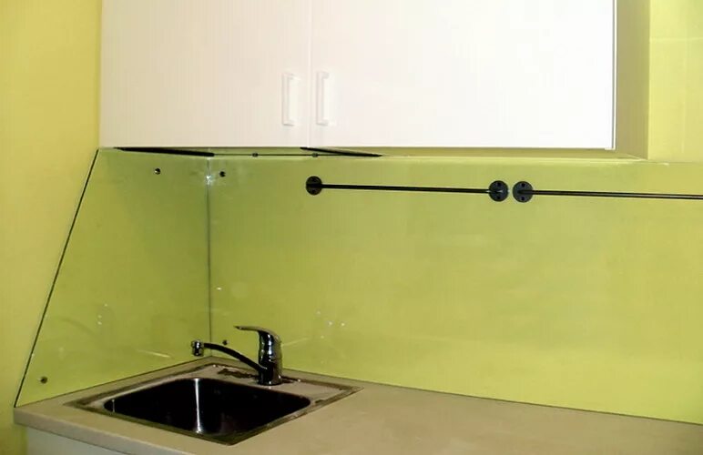 защитная стена на кухне.