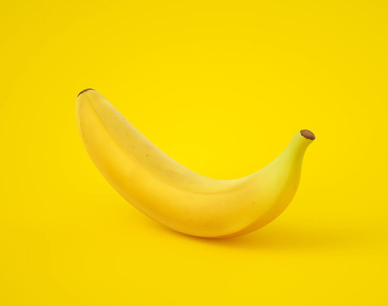 Бананчики. Кончик банана. Пожилой банан. Банан дизайн. Фрукты креатив банан.