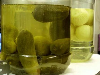 Сколько можно хранить маринованные домашние огурцы
