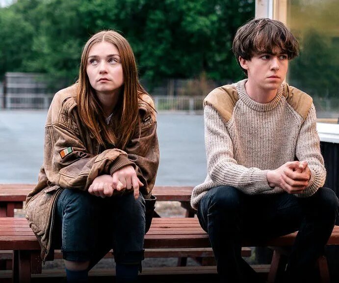 Конец гребаного мира обложка. Джессика барден конец мира 1 сезон. Конец гребаного мира алисса и джеймс. By the end of the day thousands. Конец ебаного мира постер.