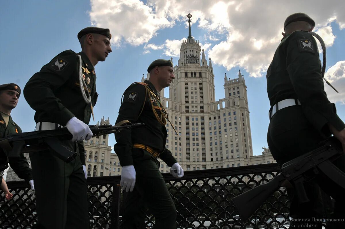 Полицейские на красной площади. Москва 24 июня. 24 Июня 2020. События в Москве 24 июня.