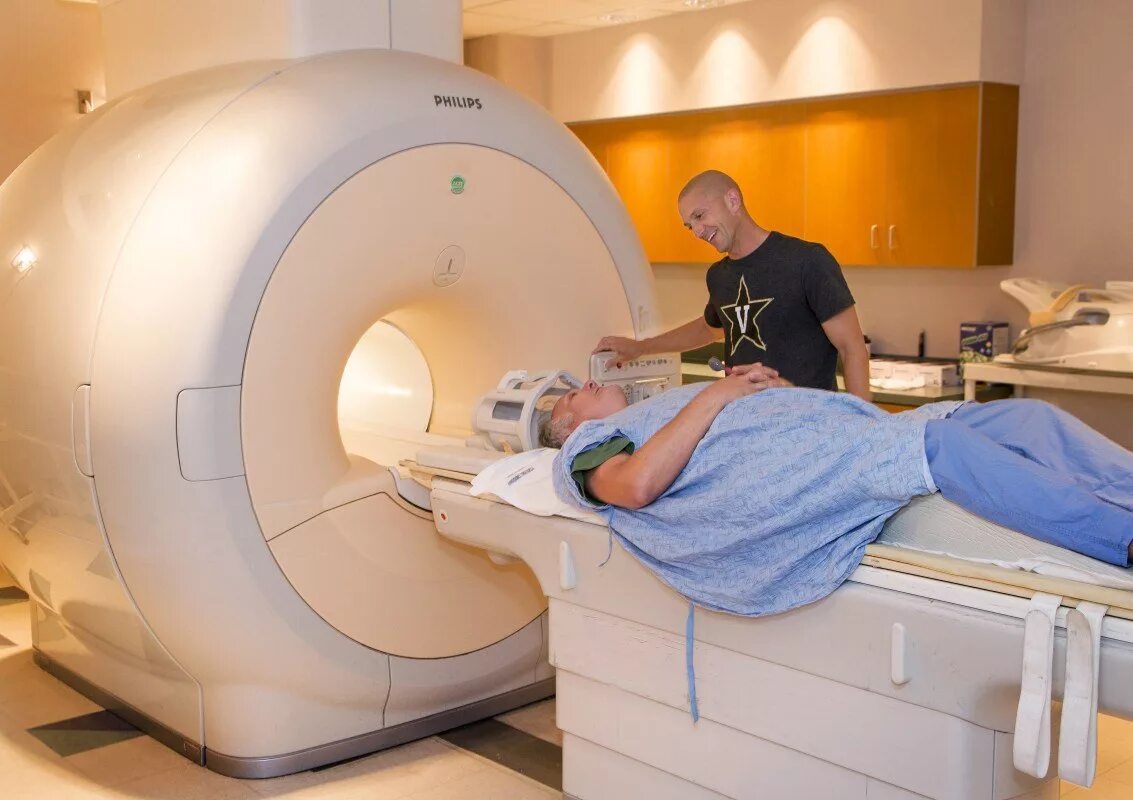 Сколько минут мрт. Магнито-резонансная томография головного мозга. Магниторезонансная томография головного мозга. Что такое кт в медицине. Кт головы.