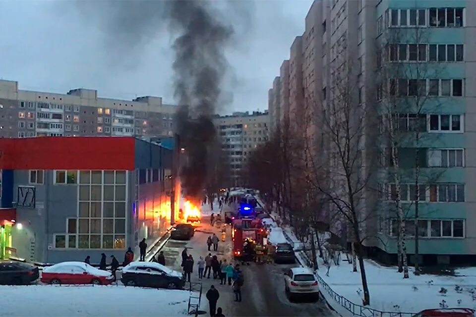 Комендантский новости. Пожар на Комендантском проспекте сейчас. Пожар на Комендантском проспекте сейчас 21. Пожар на Комендантском проспекте сегодня. Пожар СПБ Северный проспект.