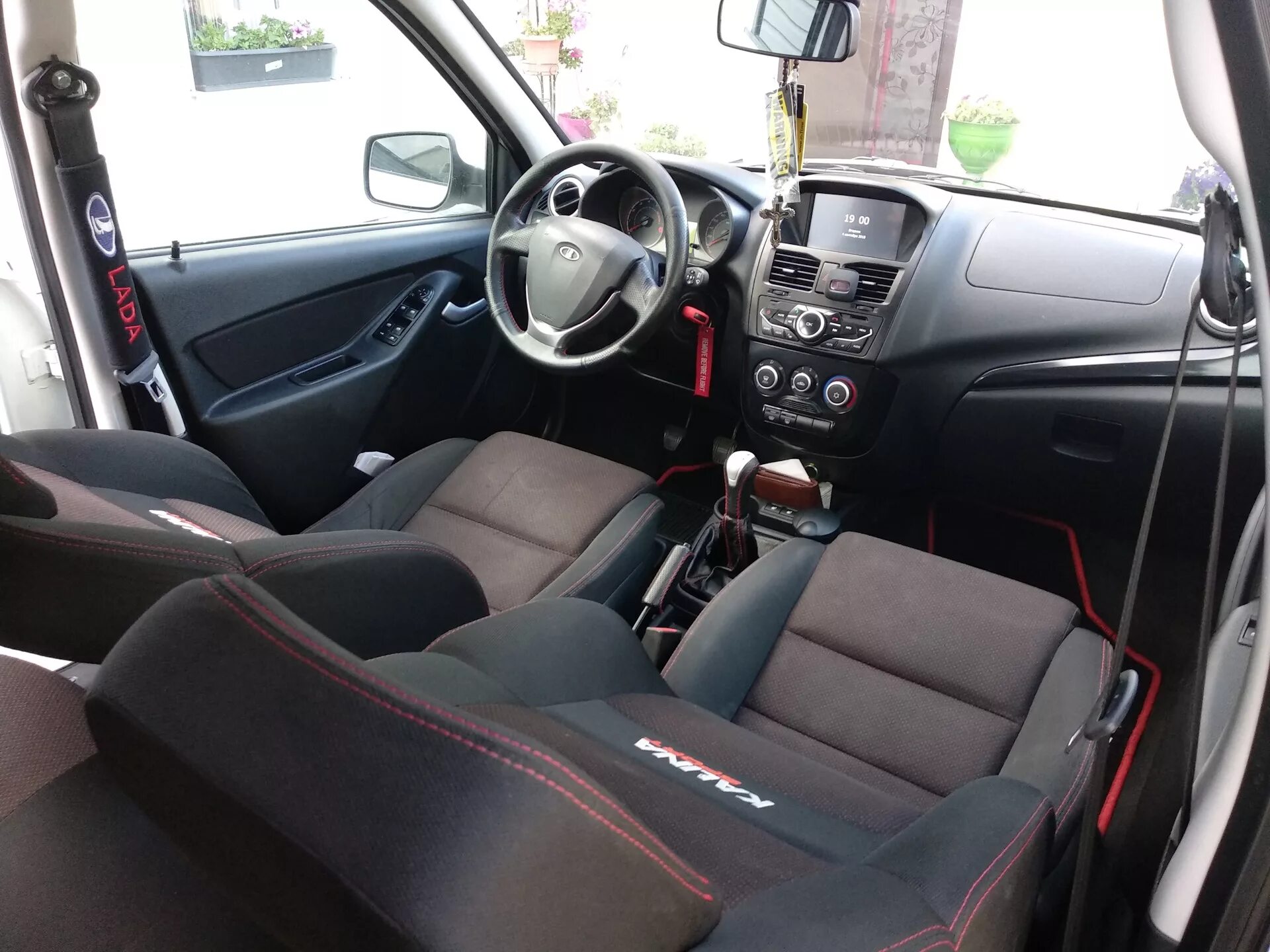 LADA Kalina Sport комплектации и цены на Лада Калина Спорт: купить в Омске
