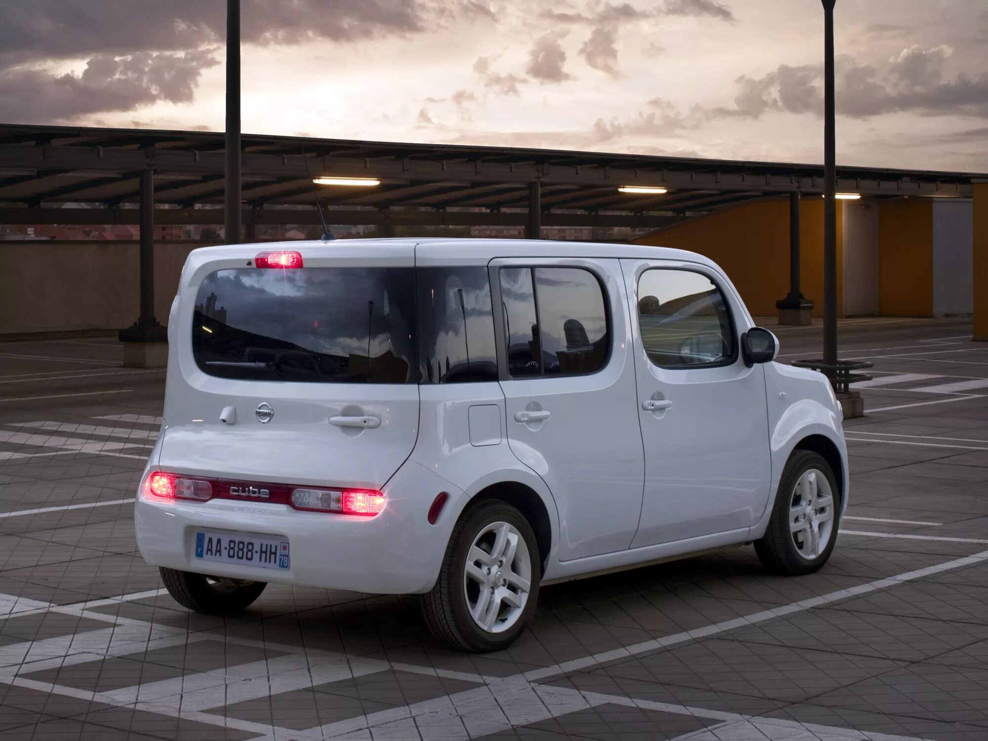 Xross cube. Ниссан куб 2008. Nissan Cube 2009. Ниссан куб z12. Nissan Cube III (z12).