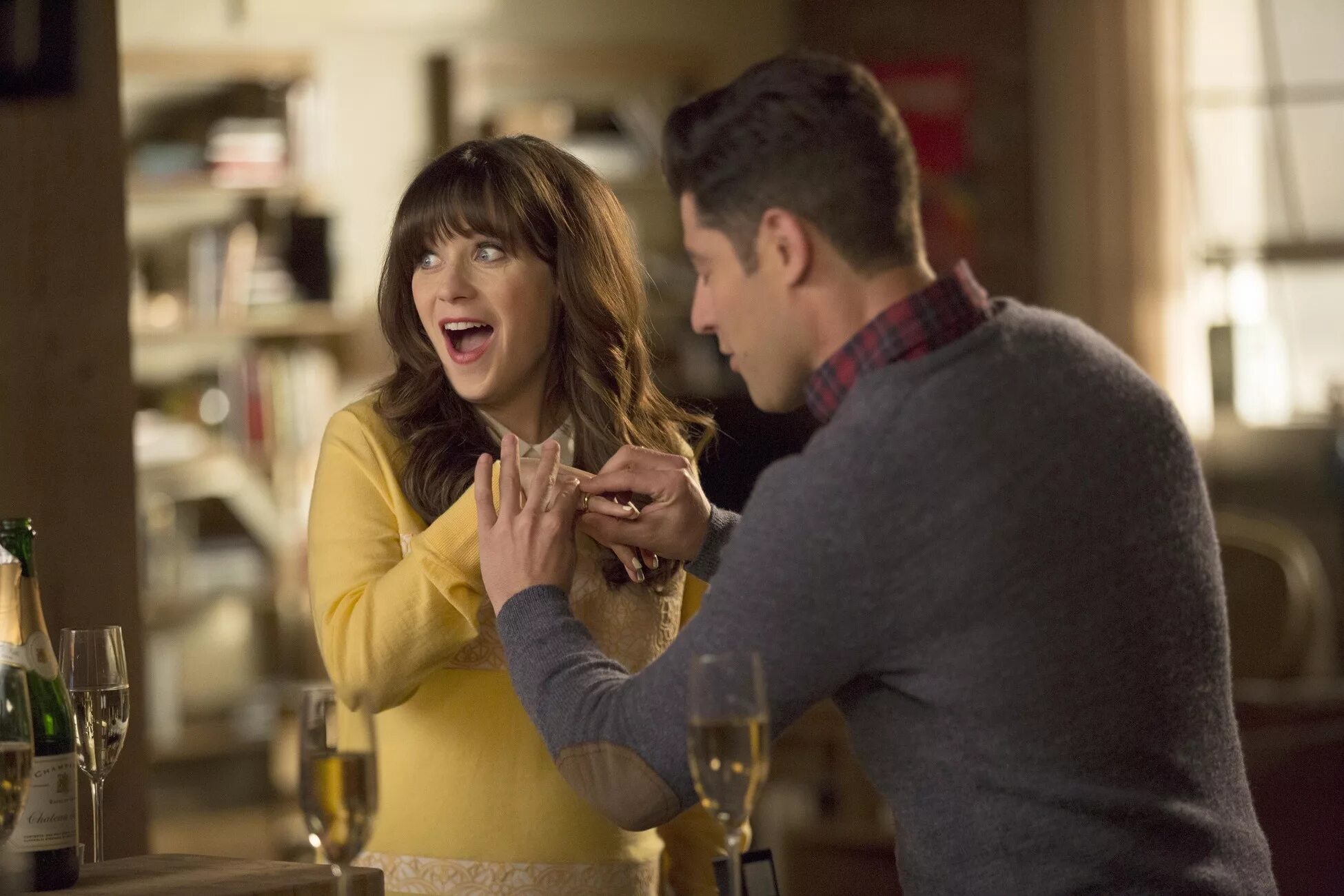 Новенькая лайф. Новенькая картинка. New girl cast. Зои дешанель новенькая. Новенькая лайф.