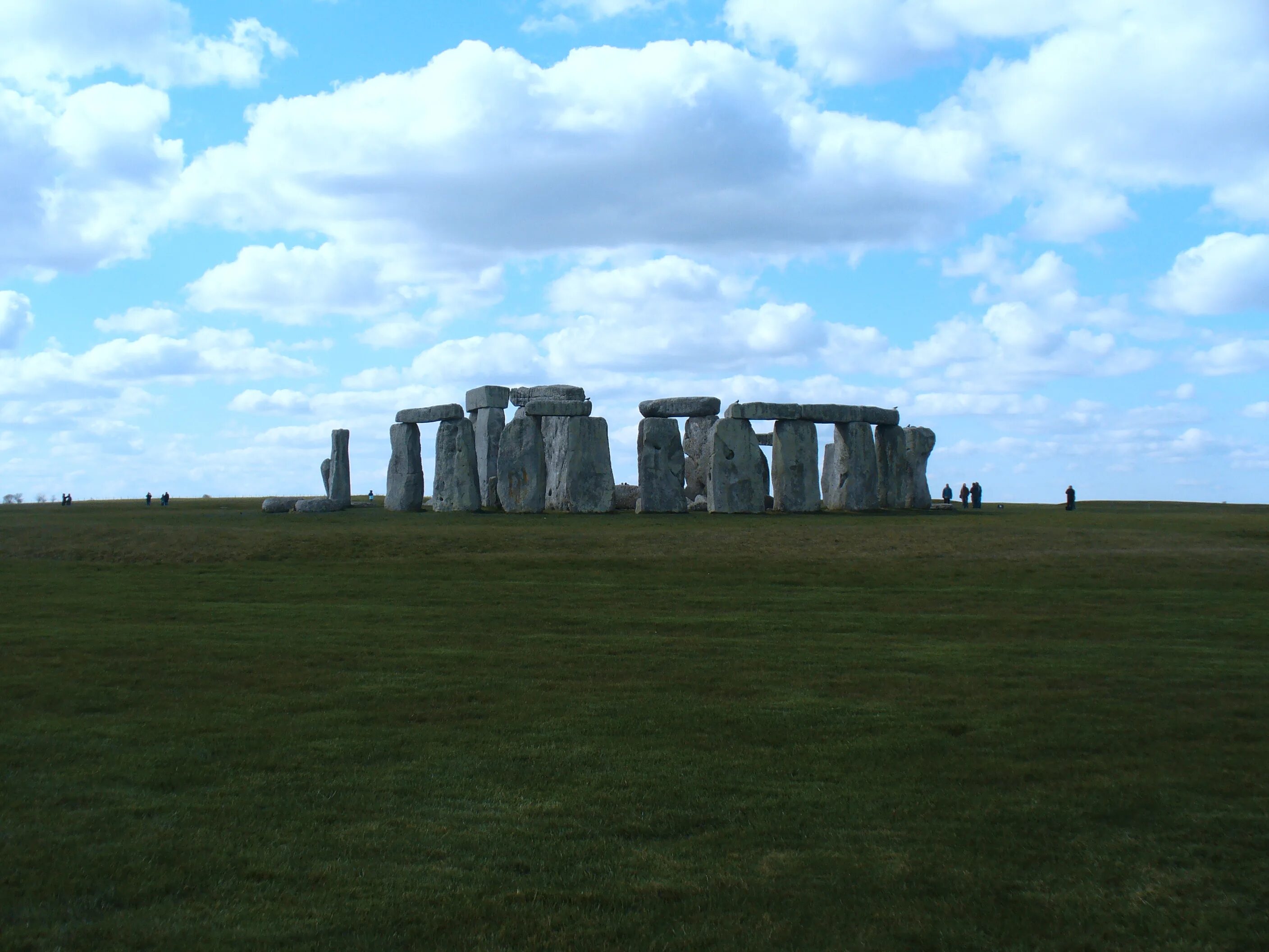 Stonehenge is perhaps the worlds. Менгер Стоунхендж. Джон Уэбб Стоунхендж. Уральский Стоунхендж. Донской Стоунхендж.