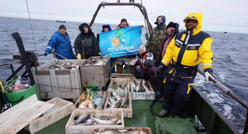 Морская рыбалка в Баренцевом море. Териберка рыбалка в Баренцевом море. Териберка Мурманская рыбалка трески. Морская рыбалка в Териберке.