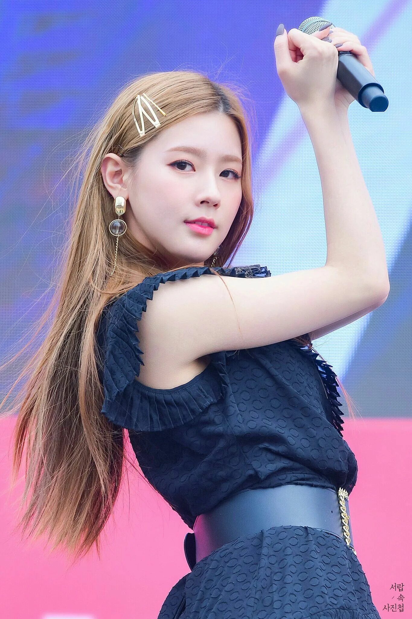 Миён Джи Айдл. Miyeon of g i-DLE. Чо миен из g i-DLE. Чхо ми ён. G idle купить