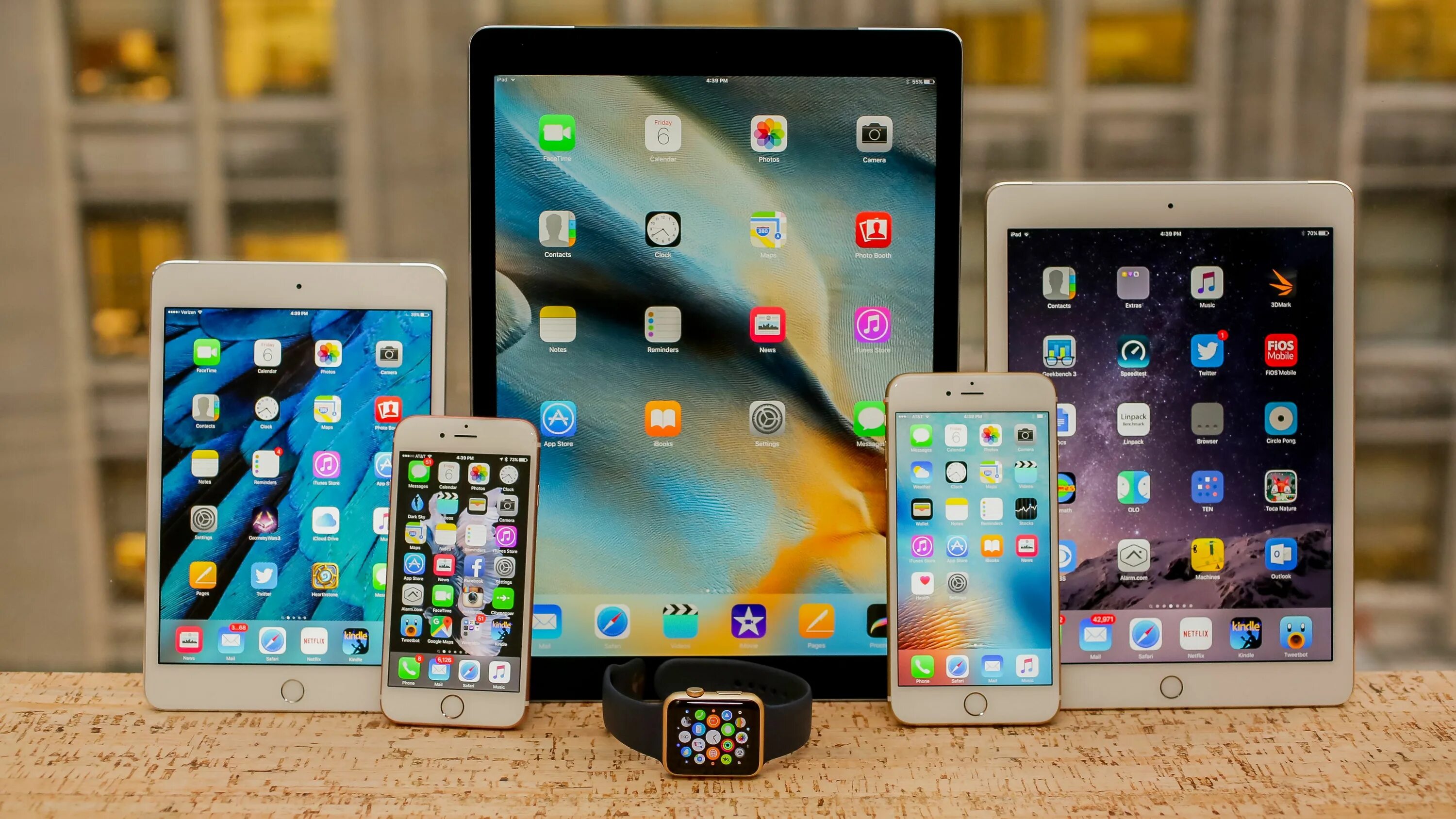 На каких работает apple. Техника apple. гаджеты apple. техника apple красиво. apple all products.