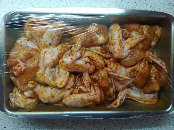 Крылья куриные. Маринад для куриных крылышек. Куриные крылышки шашлык маринад. Маринование куриных крылышек. Маринование куриных крылышек.