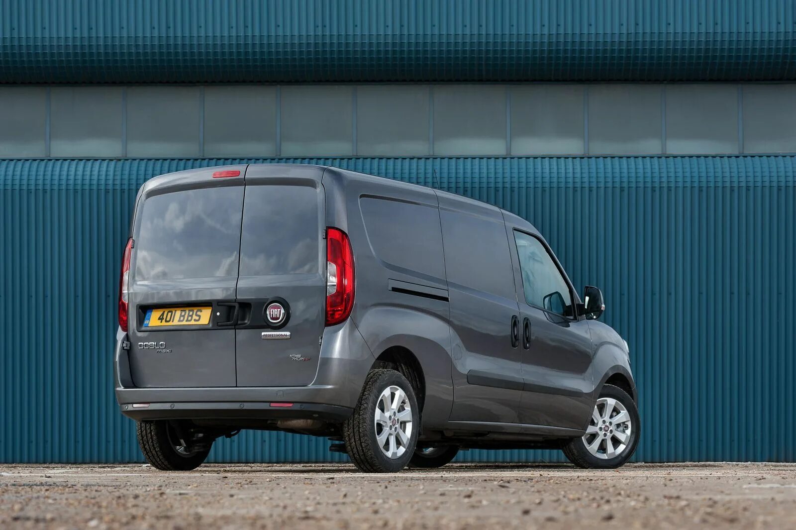 Фиат добло какой бензин. Фиат добло карго. фиат добло макси фургон. fiat doblo van. коммерческий фургон фиат добло.