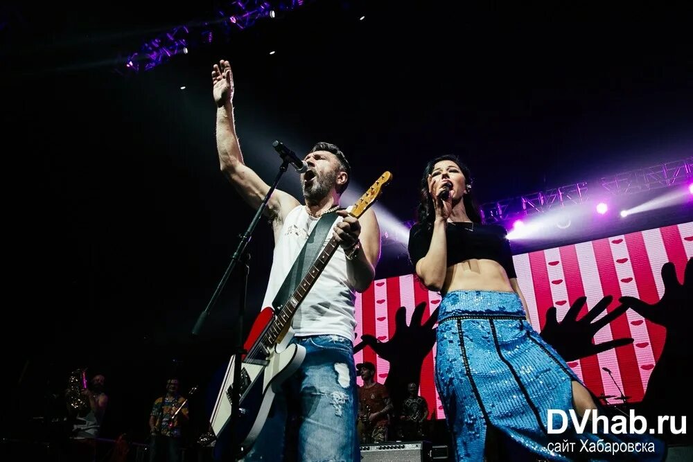 Группа ленинград флорида чантурия. Ленинград деньги есть. Клип питер ленинград. Мой бог ленинград. Ленинград деньги есть.