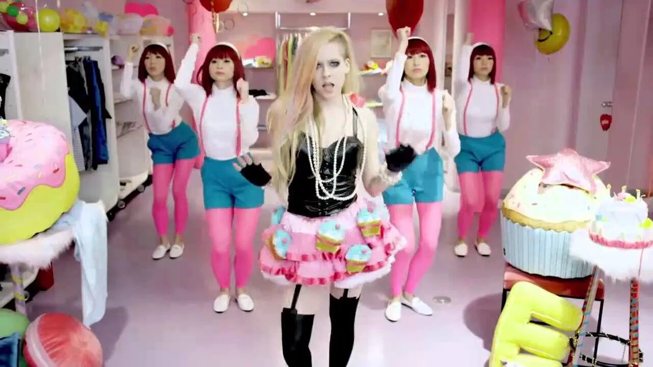 Включи песню hello kitty. Аврил лавин хелло китти. аврил лавин 2007. аврил лавин 2007 hello kitty. клип хеллоу китти.