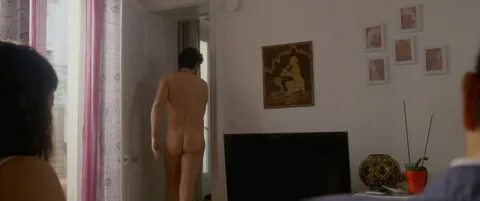 Christophe Paou nudo in "Vengo subito" (2015) - Nudi al cinema