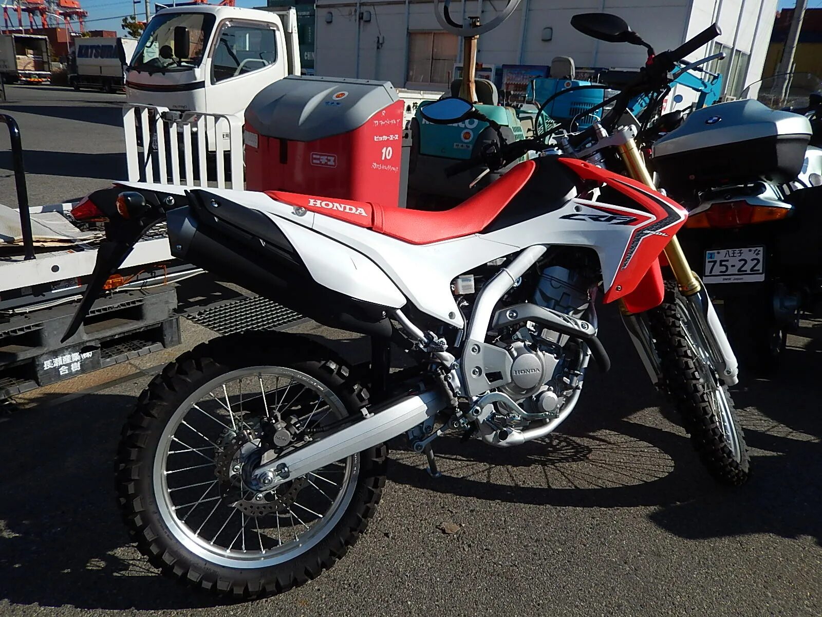 Honda 250l. Мотоцикл Хонда эндуро 200 кубов. Японские мотоциклы эндуро Хонда до 250 кубиков. Эндуро мотоцикл Honda 1996 года. Хонда 250 дуги.