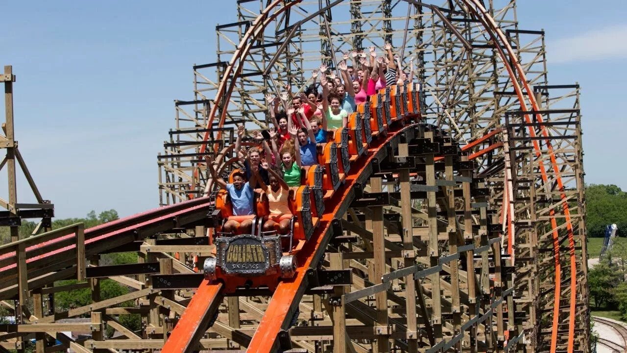 Takabisha (парк fuji-q highland), фудзиёсида, япония. Американские горки название. Парк аттракционов американские горки. Американские горки название. Порт авентура американские горки.
