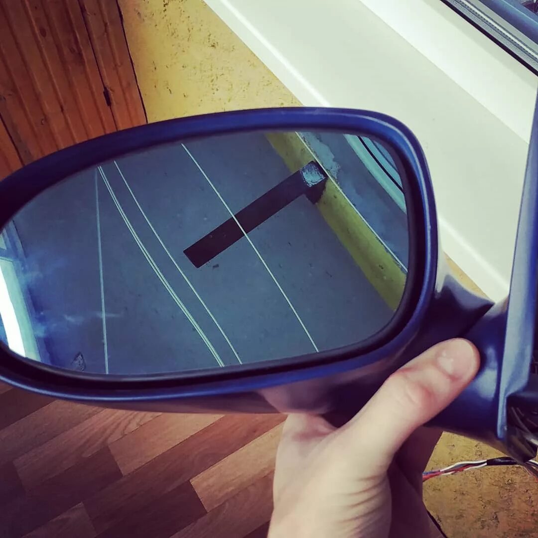 зеркальное е. E34 m5 зеркала. фотохром это на зеркале. накладки на зеркала е39. зеркальное е.