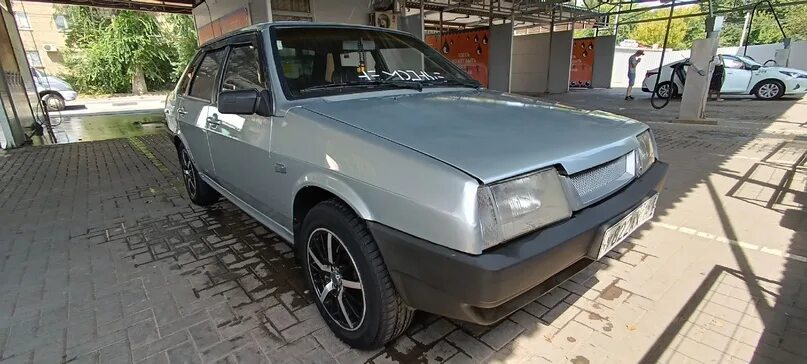 Ваз 21099 инжектор. 21099 2002 год инжектор. Ваз 21099 2002 года серебристая. 21099 2002 год инжектор. Ваз 2199 инжектор салон.