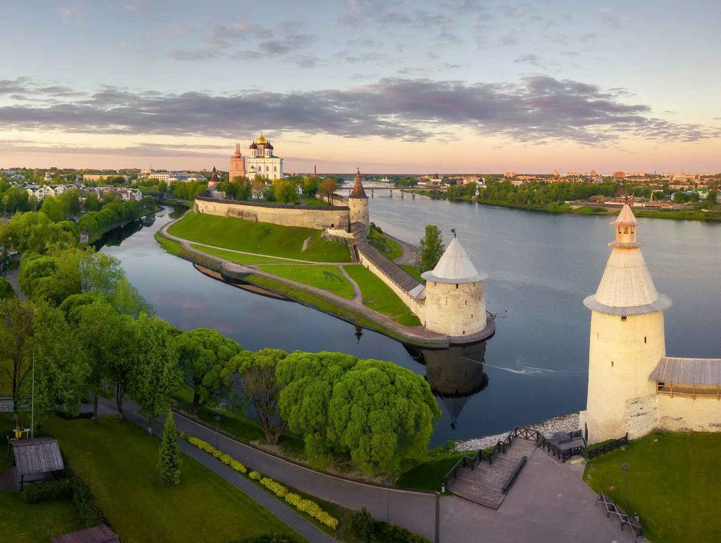 Прожиточный минимум на ребенка в области 2023. Псков псковская область, городской округ псков улица труда 39. Кремль 6 псков. Минимум псков. Псков, ул.